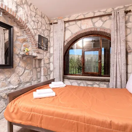 Fiore Levante Villas - Victoria *